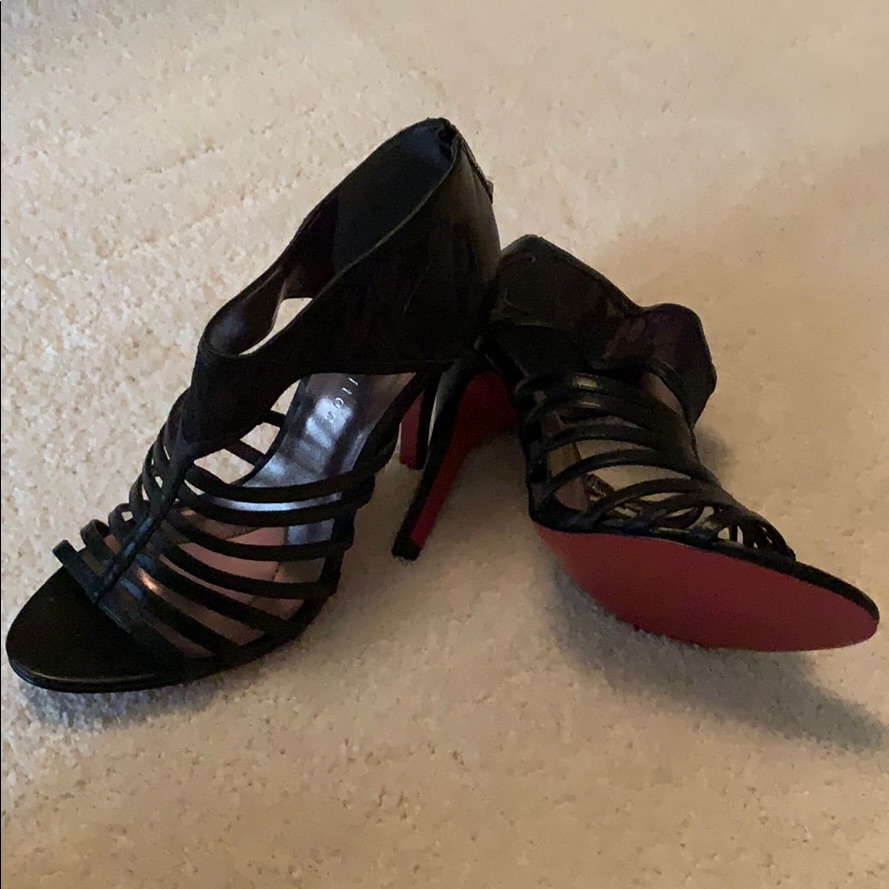 Paris Hilton Heel